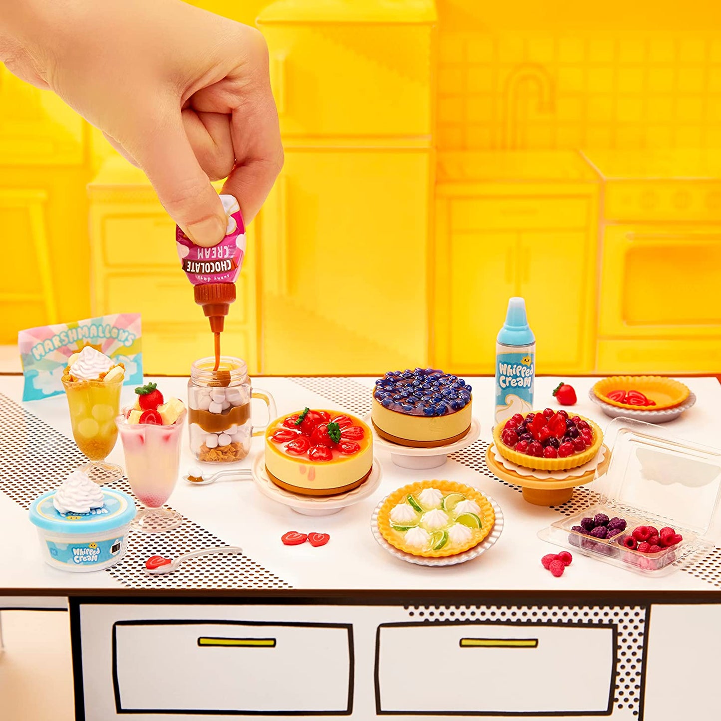 Miniverse - Make it Mini Food Diner Asst in Sidekick (Floor Standing Display)