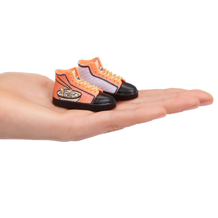 MGA's Miniverse - Make It Mini Sneakers in PDQ