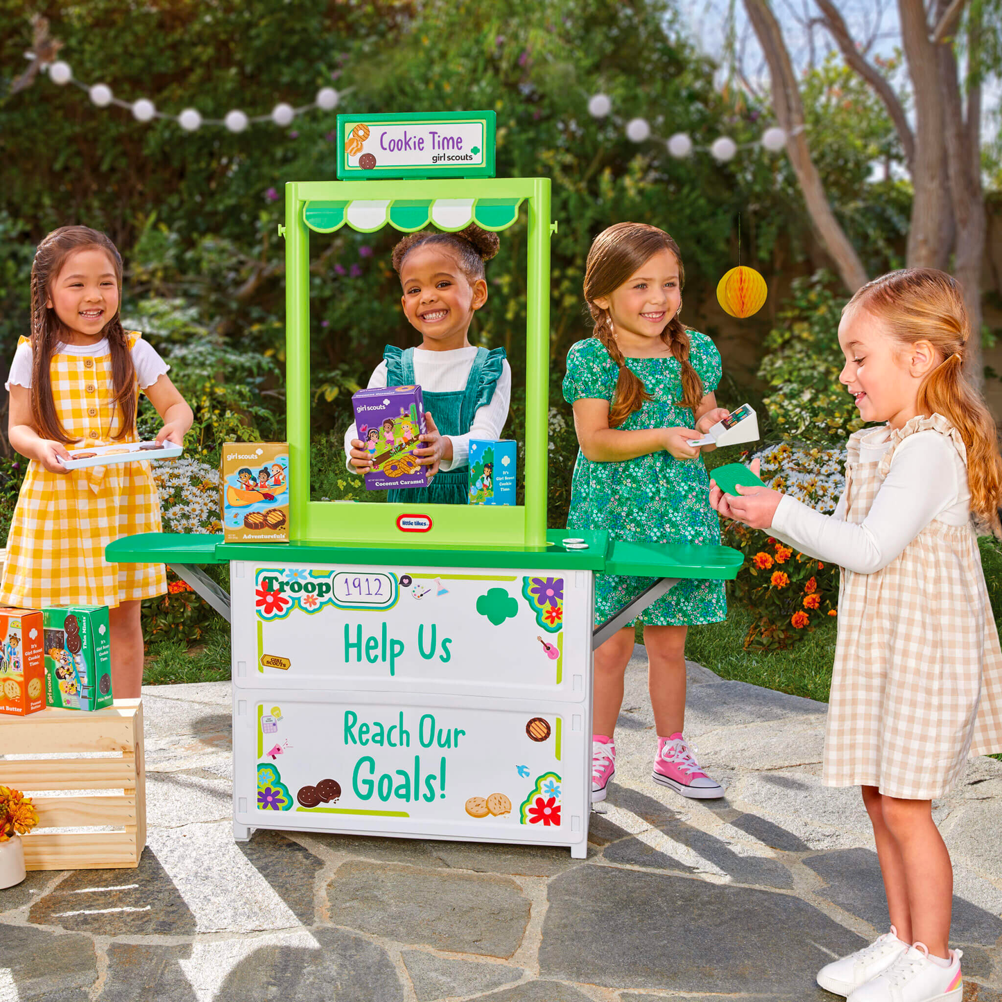 Little Tikes Girl Scouts Cookie Booth